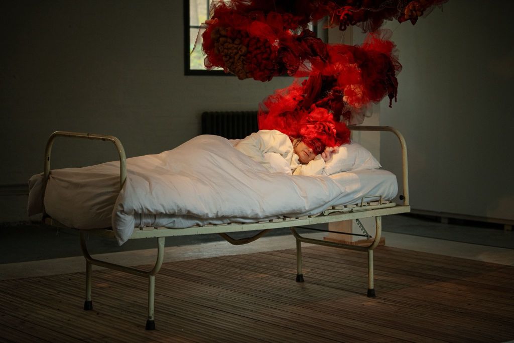 Karen Vieira: lã, tecido, metal e sobrecarga mental (ONSITE: Site-Specific Art Festival,&nbsp;Berlim)